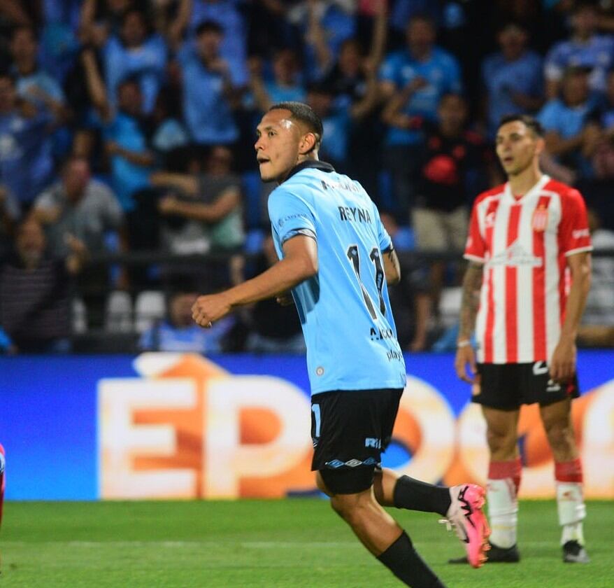 "Hace meses que no soy feliz en el fútbol. Tengo familia", sostuvo Bryan Reyna y le "pegó" a Juan Cruz Real, el exentrenador de Belgrano. (Javier Ferreyra / La Voz)