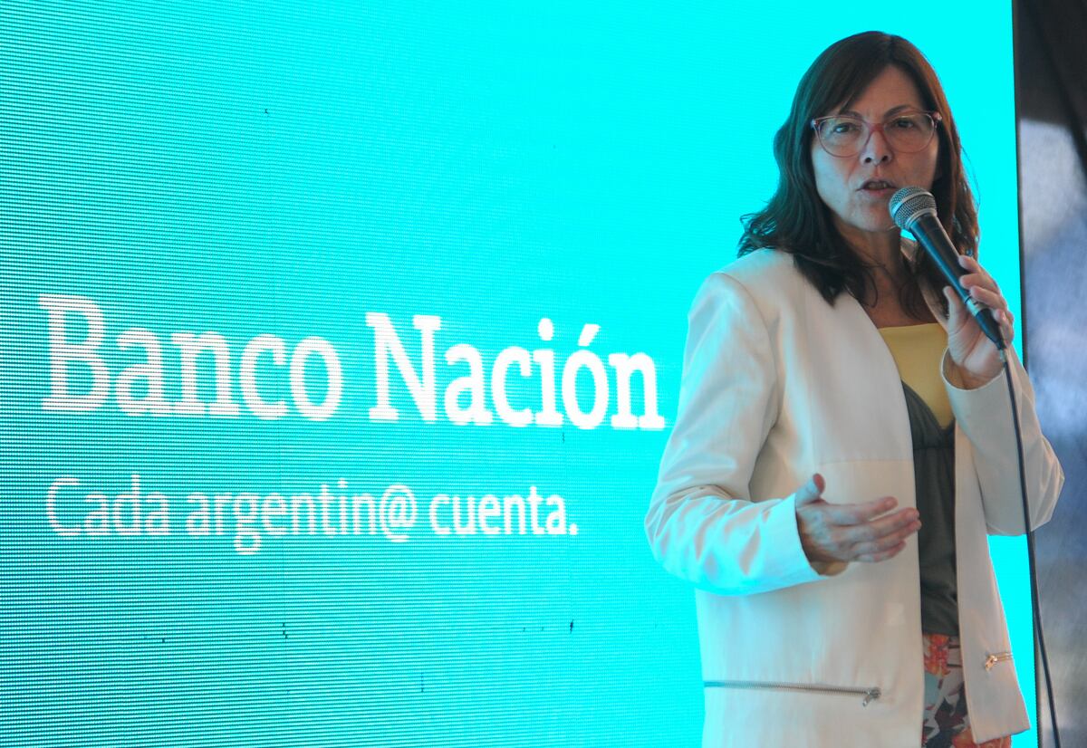 Escándalo en Banco Nación: aseguran que Batakis nombró familiares y autorizó el pago de sueldos millonarios