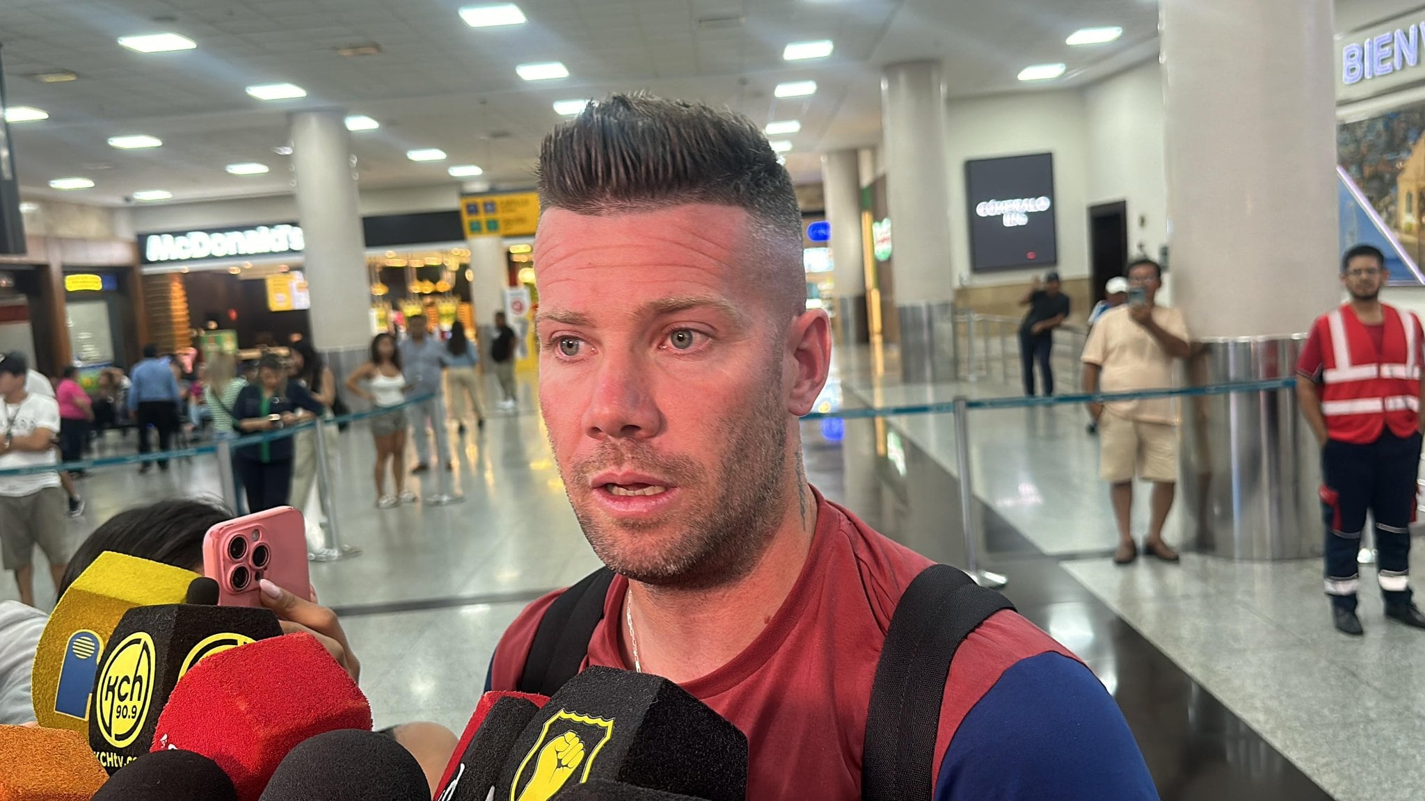 Guido Herrera. El capitán albiazul habló al llegar a llegar a Guayaquil. Talleres enfrenta a Barcelona de Ecuador, este miércoles a las 23, por el Grupo B de la Copa Libertadores. (Prensa Talleres)