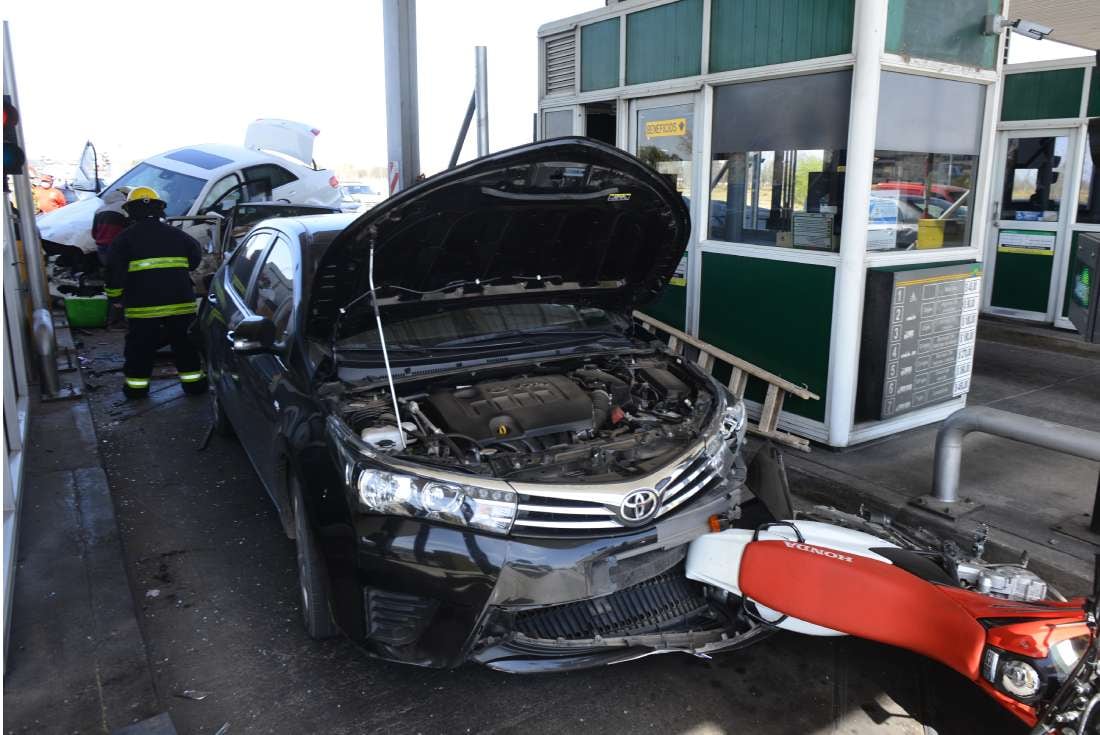 AUTOVÍA CÓRDOBA-RÍO CEBALLOS. Choque múltiple en el peaje de la ruta E-53 (José Gabriel Hernández/La Voz).