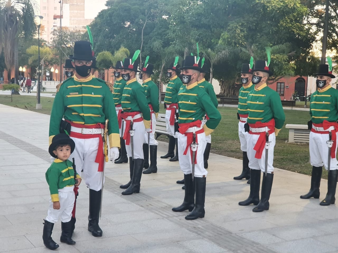 Acto de reinauguración de la Plaza 25 de mayo este lunes por la tarde en el casco histórico de la Ciudad de Corrientes.