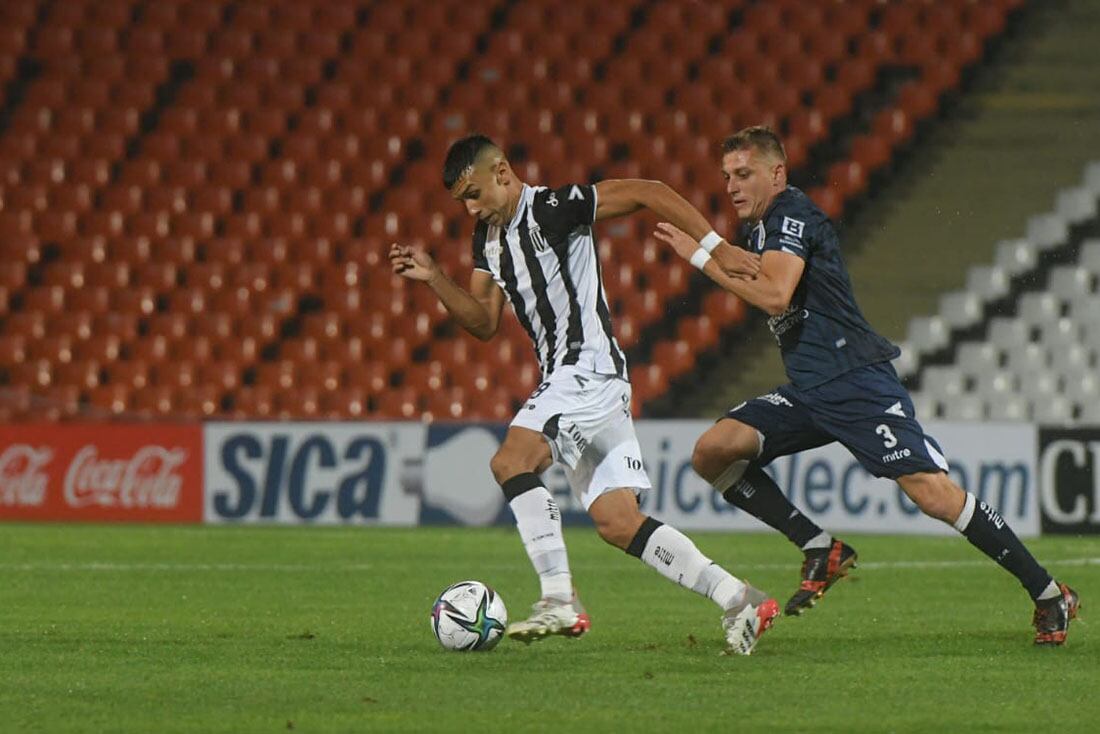 Gimnasia de Mendoza, equilibró el partido ante un Independiente Rivadavia que comenzó ganando el partido a los 6 minutos.