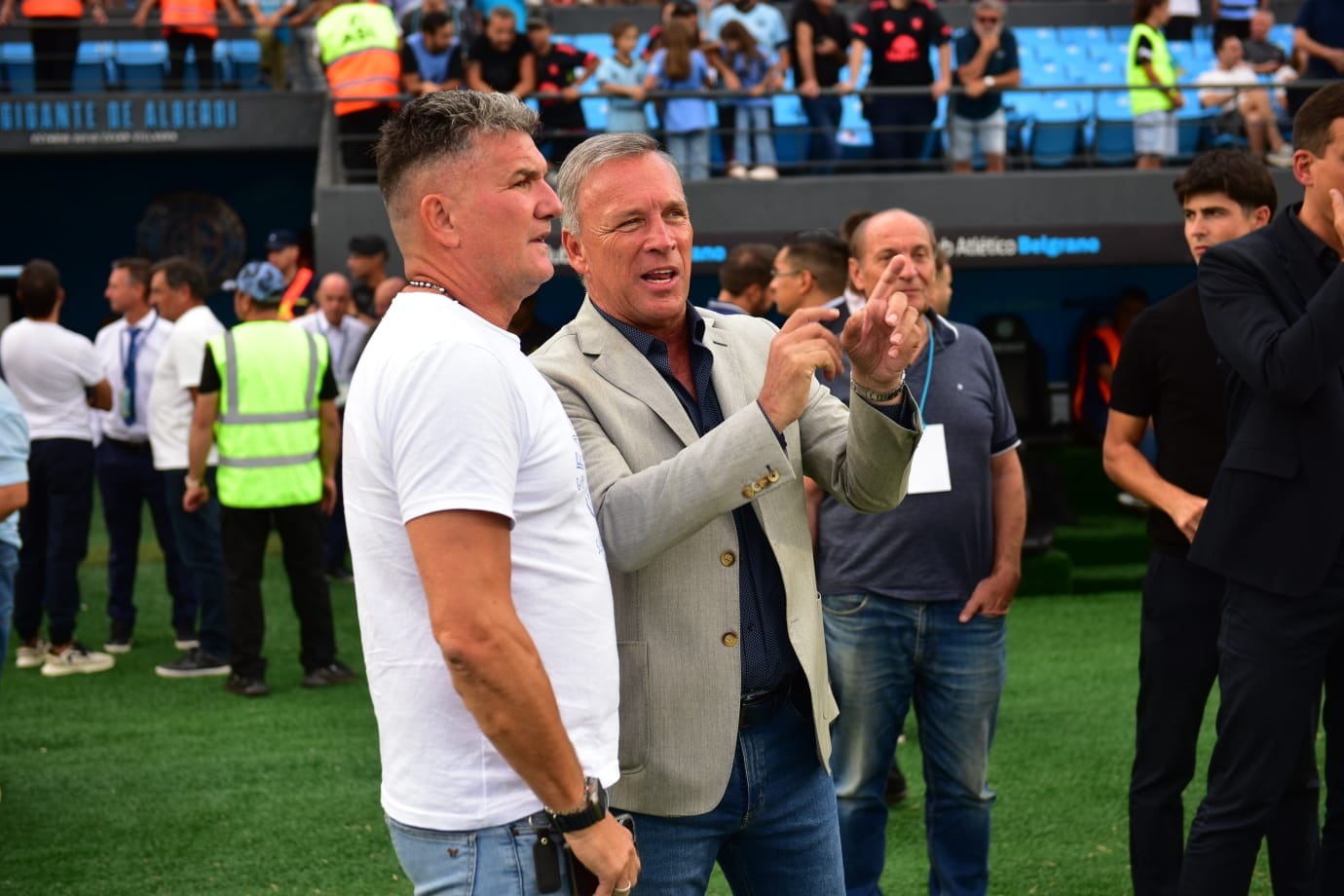 Luis Fabián Artime y Andrés Fassi, presidentes de Belgrano y Talleres, en el Gigante de Alberdi en la previa del clásico. (La Voz)