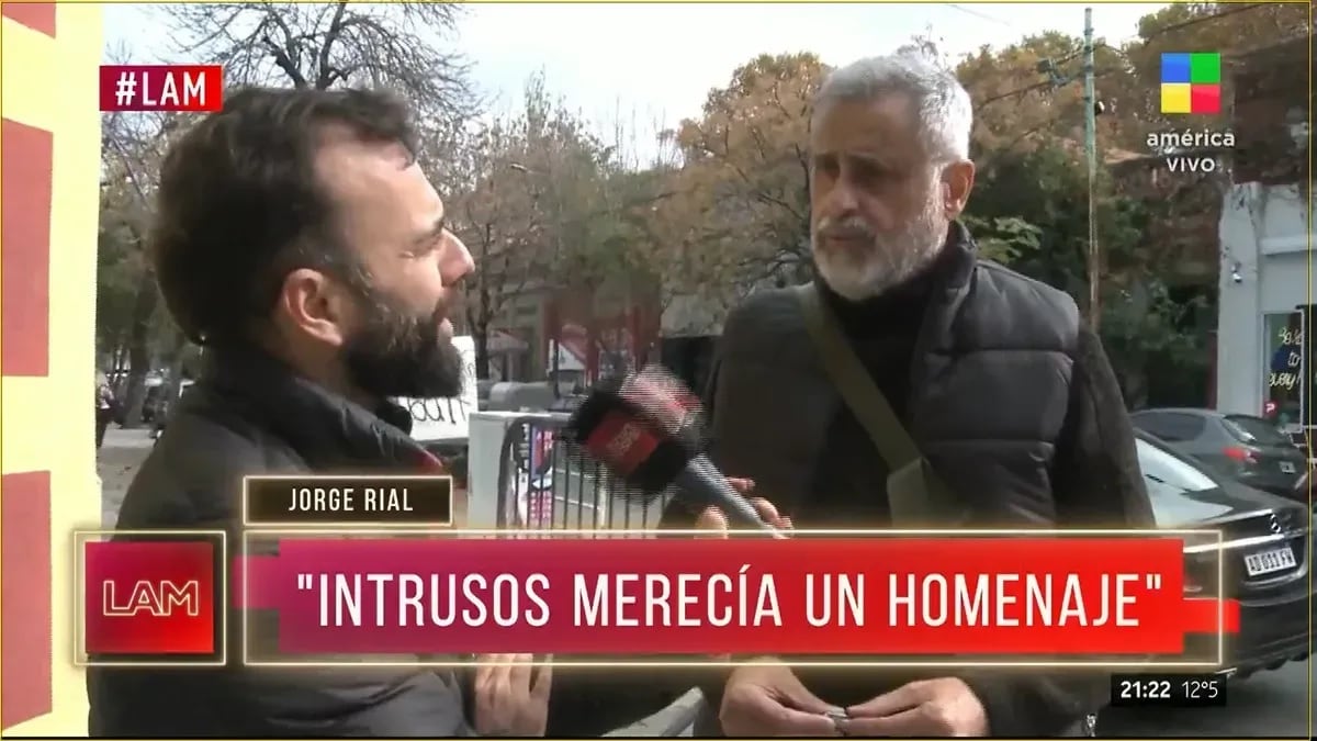 El móvil de Jorge Rial con el programa de televisión "LAM".