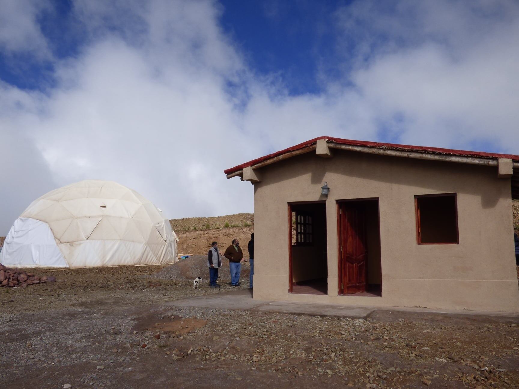 El nuevo bloque sanitario habilitado en el mirador de las Serranías del Hornocal cuenta con comodidades para personas con discapacidad.