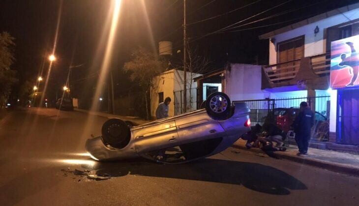 Ebrio, despistó y volcó en Posadas.