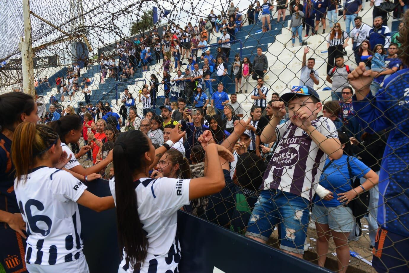 Talleres-All Boys, por una de las semifinales del Reducido de la Primera B femenina. (Nicolás Bravo / La Voz)