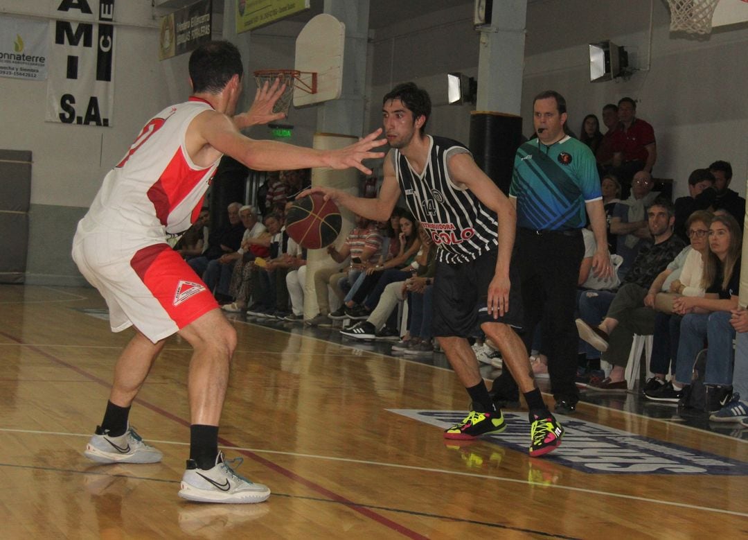 Torneo Oficial de Básquet de Tres Arroyos: Blanco y Negro es finalista