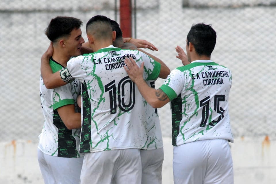 Camioneros es el líder del Torneo Apertura de Primera A de LCF. (Prensa Camioneros).