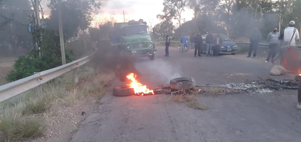 Vecinos de Barrancas reclaman la reconstrucción de Ruta 14.