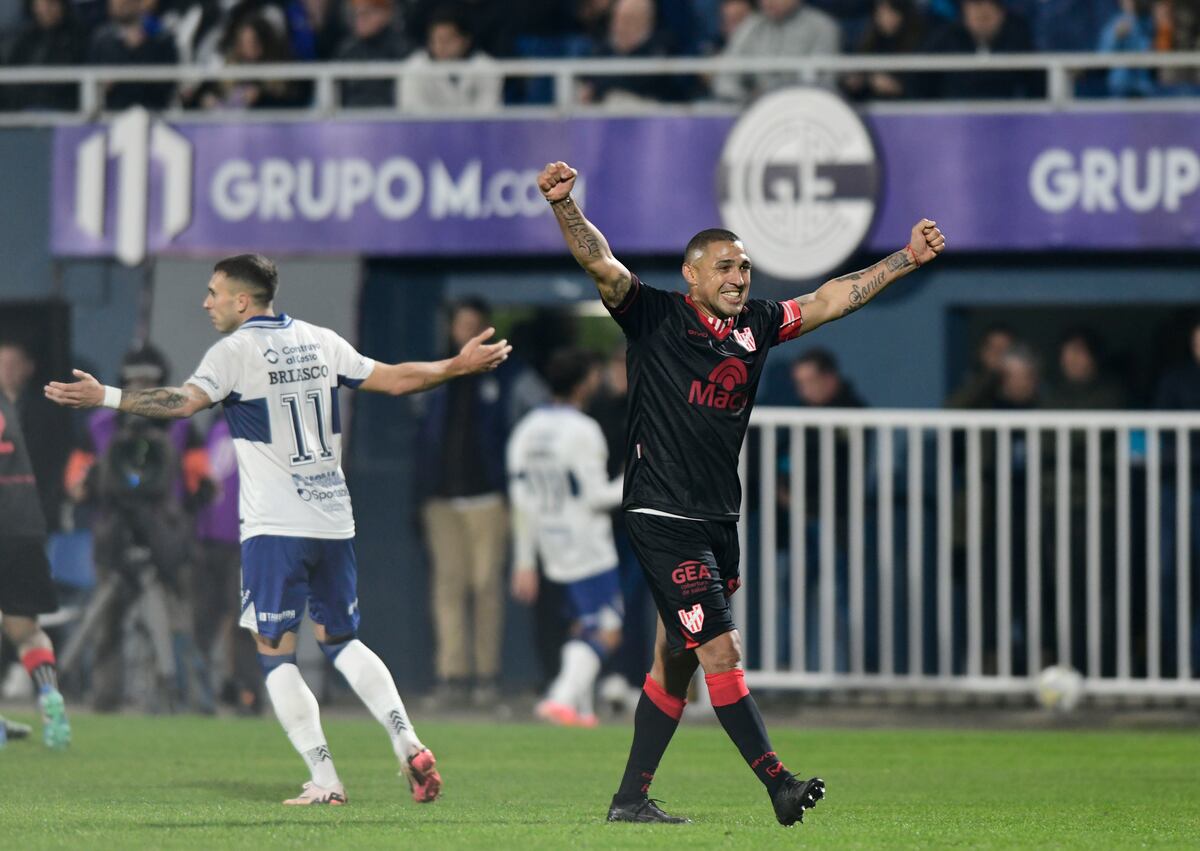 Instituto puede quedarse sin su capitán: el club que quiere a Fernando Alarcón
