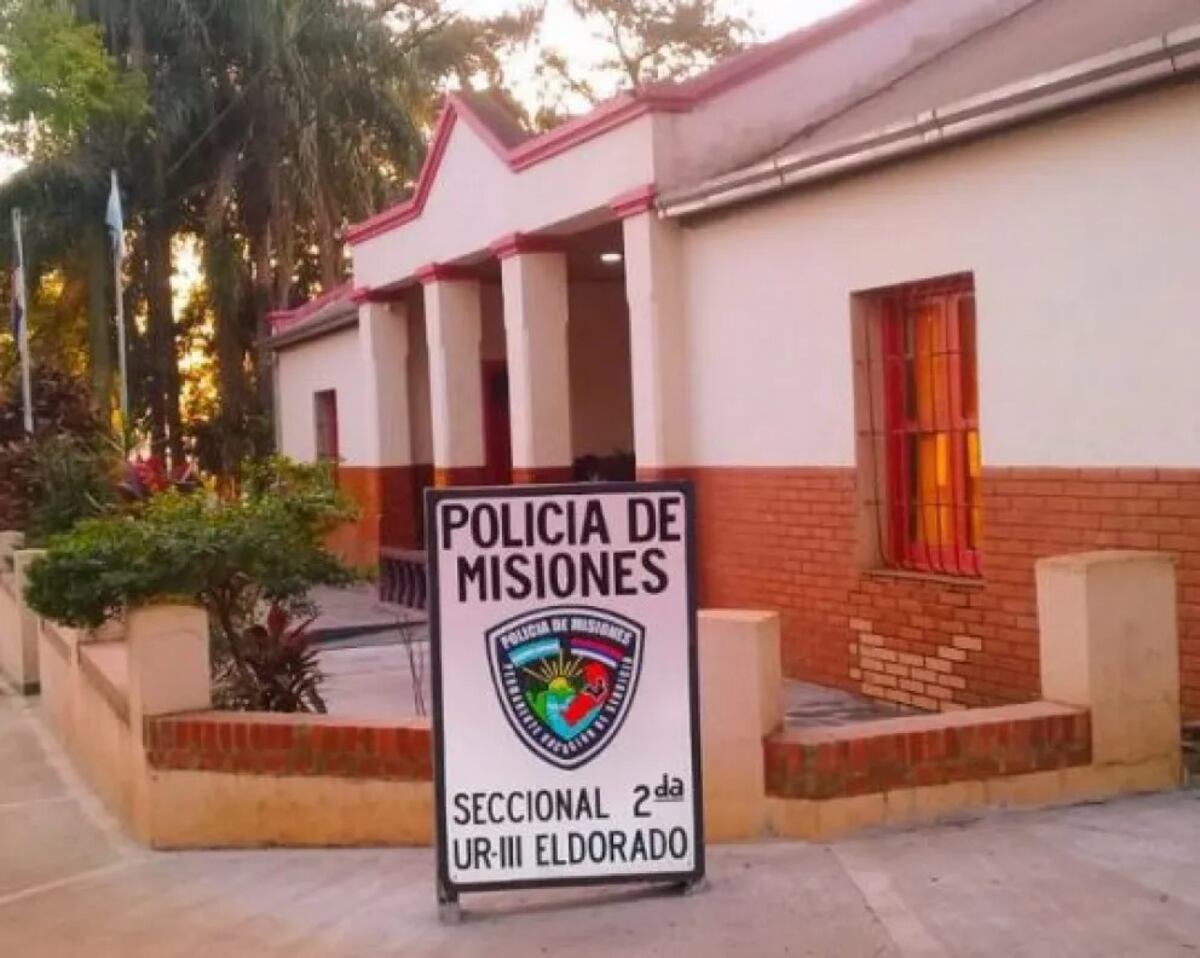 Buscan a dos hombres por robo calificado a un camionero en Eldorado