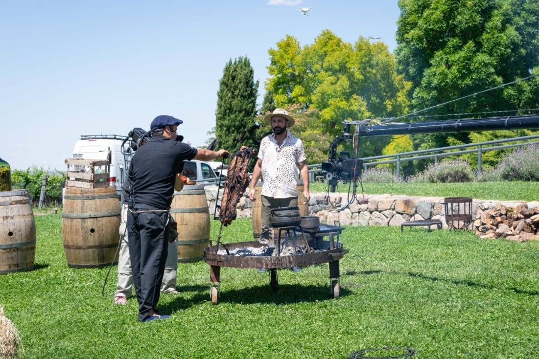 Alvear con sus costillars al ensartador fue protagonista del programa Cocineros Argentinos.