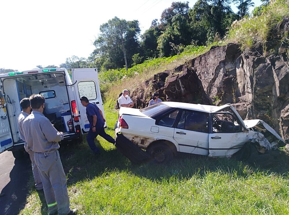 Caraguatay: automovilista se durmió y terminó chocando contra un paredón