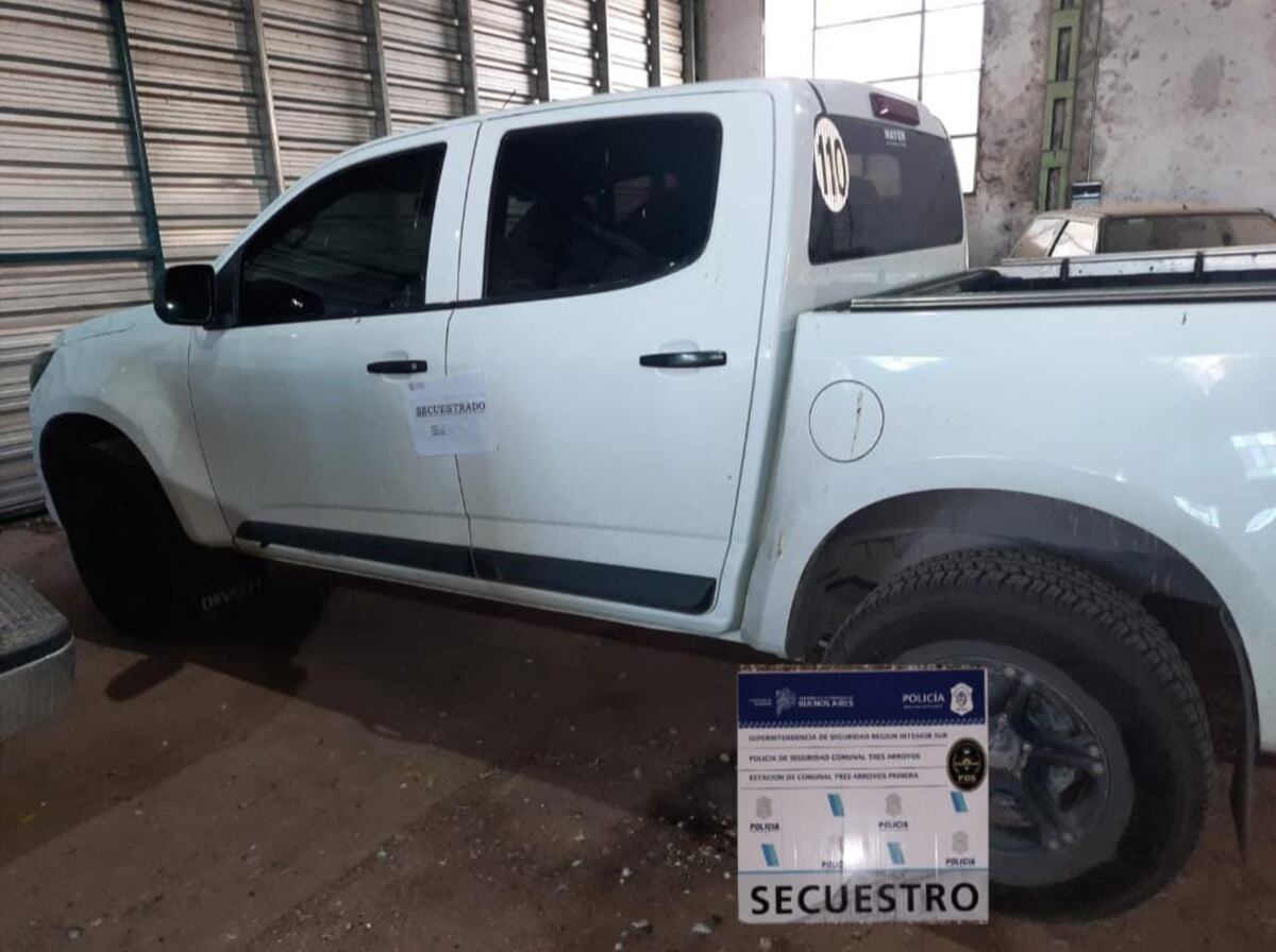 Policía de Tres Arroyos intercepta camioneta con pedido de secuestro activo