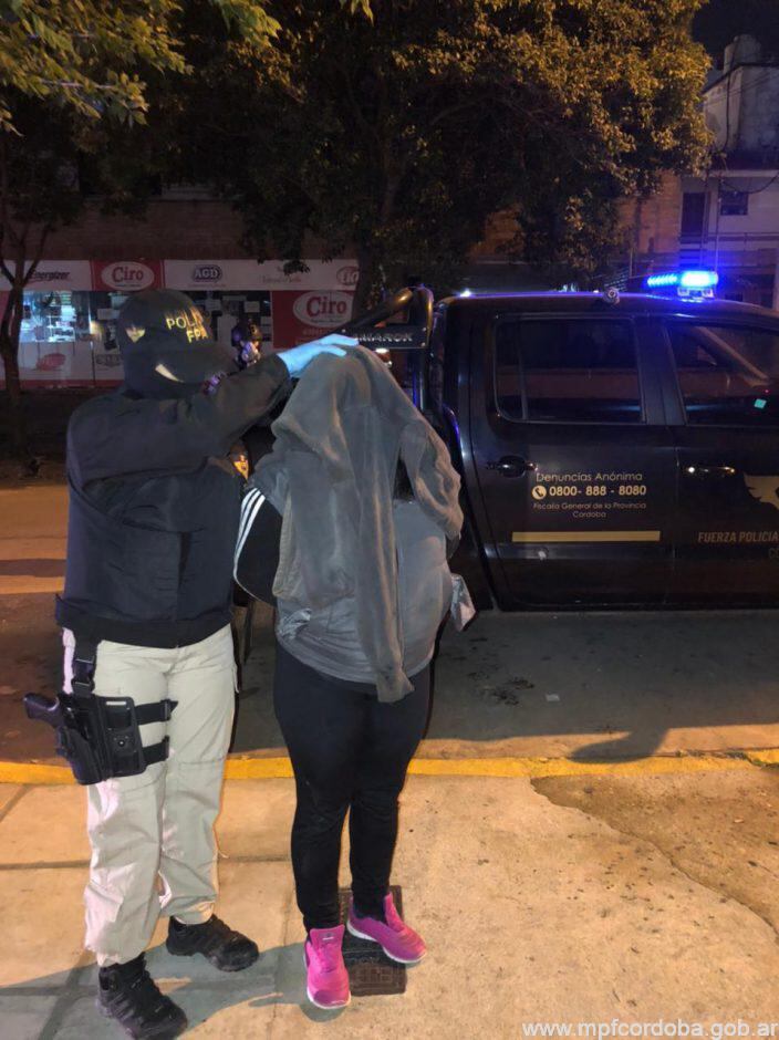 Detención de una pareja por venta de drogas en Villa Parque Síquiman.