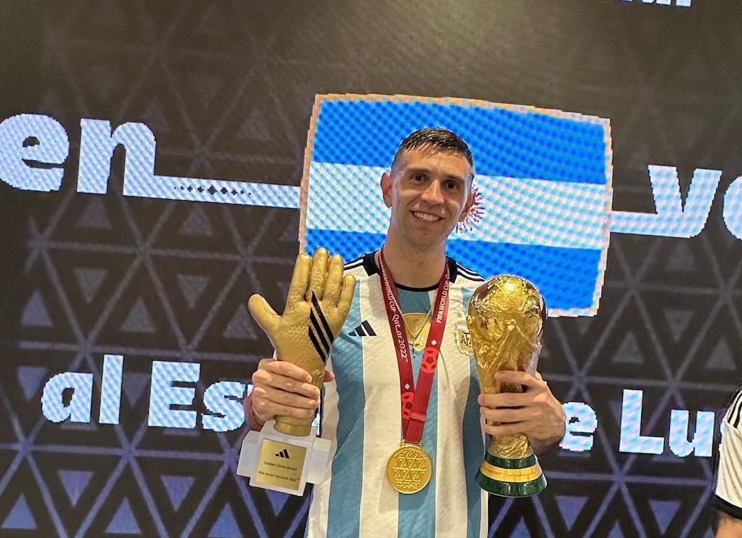 El festejo del Dibu Martínez en las redes sociales tras salir la Selección Argentina campeón.