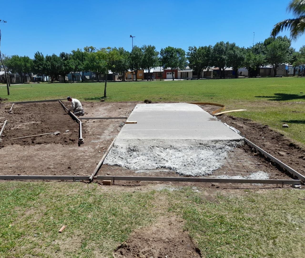 Comenzaron las obras en la plaza Progreso del barrio Mora