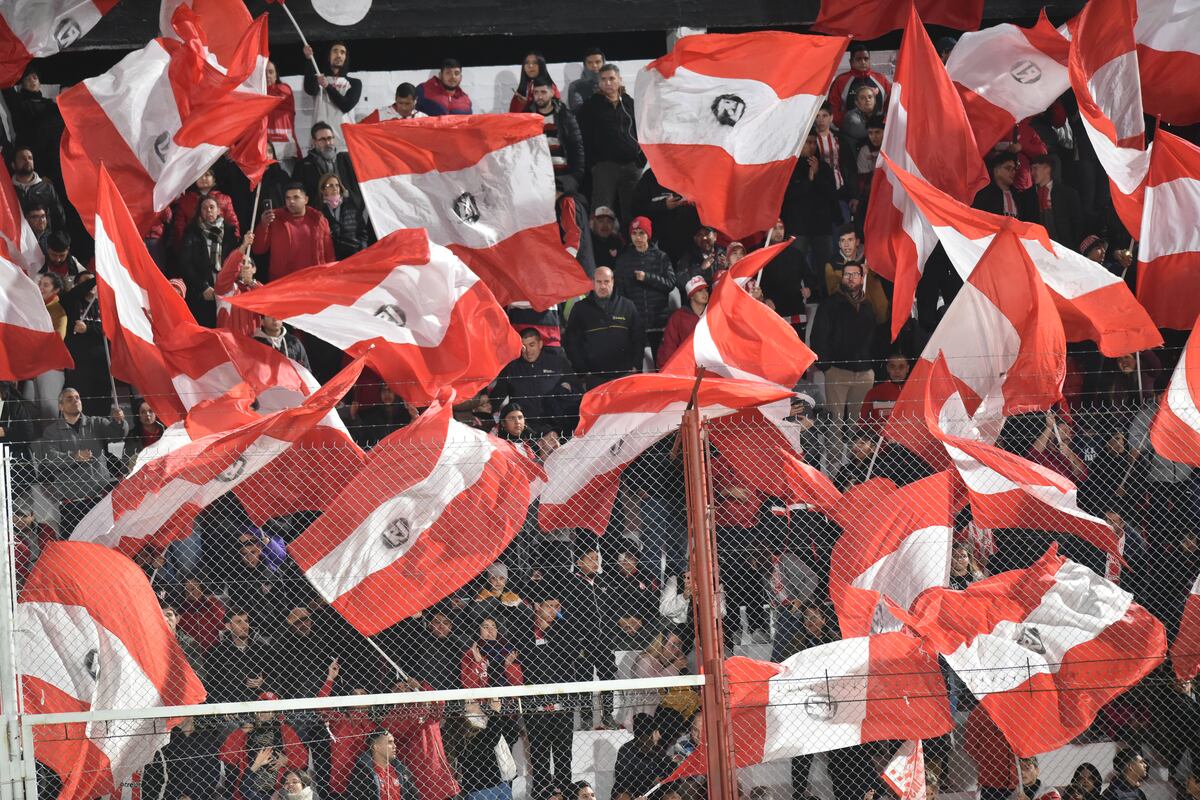 Lo pescaron infraganti: un exInstituto presenció el partido ante Banfield y sorprendió a los hinchas