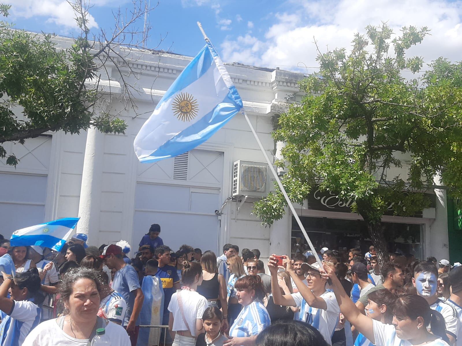 Rafaela gritó bien fuerte Argentina campeón!!!