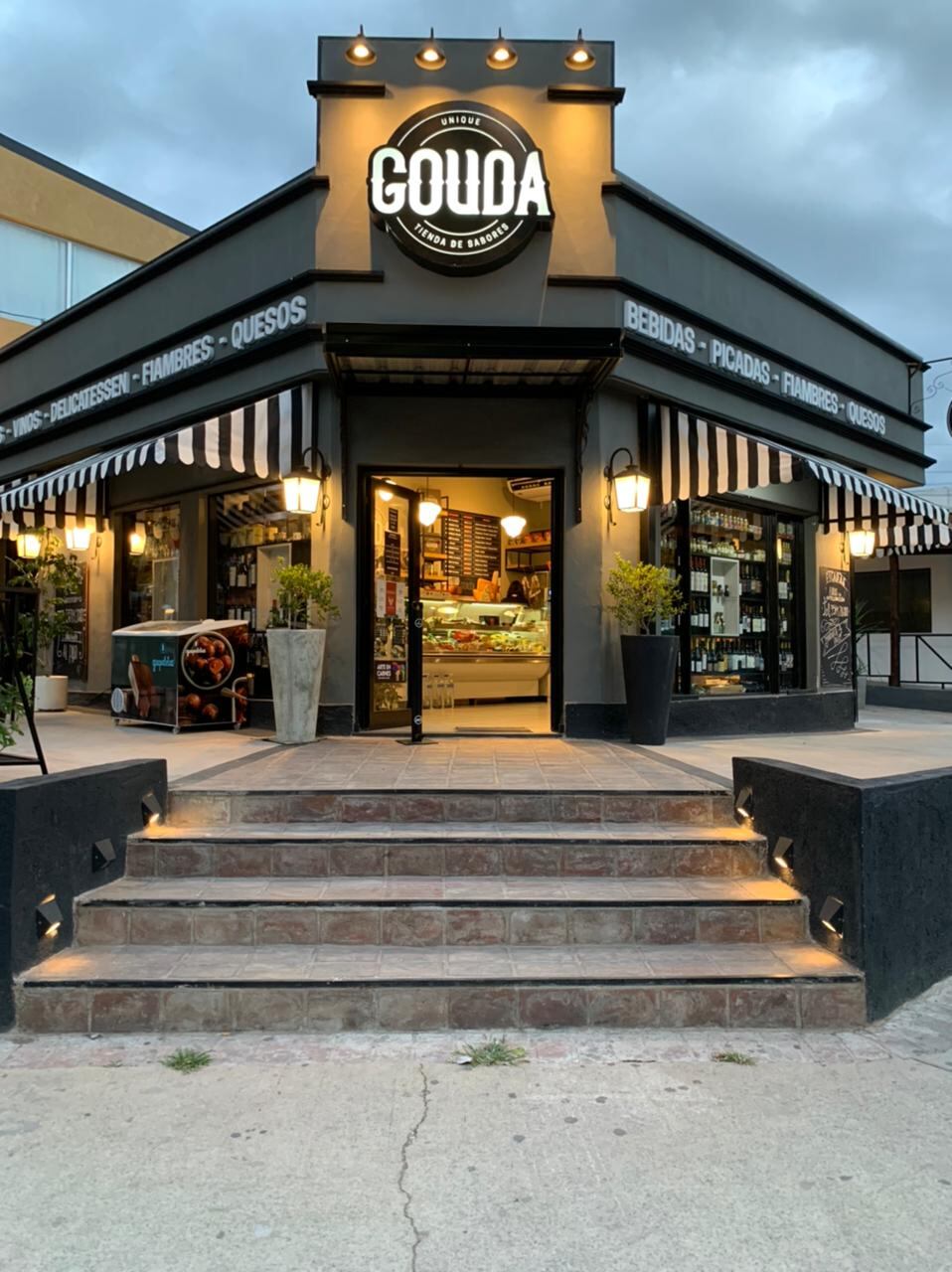 "Gouda Tienda de Sabores", con todo tipo de productos de calidad, buen precio, y de una exclusiva variedad.