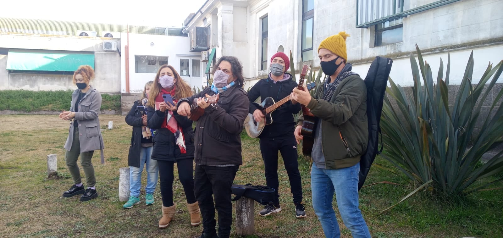 Músicos tresarroyenses cantaron nuevamente por la recuperación de Diego González