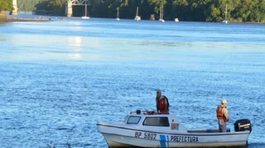 Desapareció un hombre mientras remaba en el río Negro, Viedma.