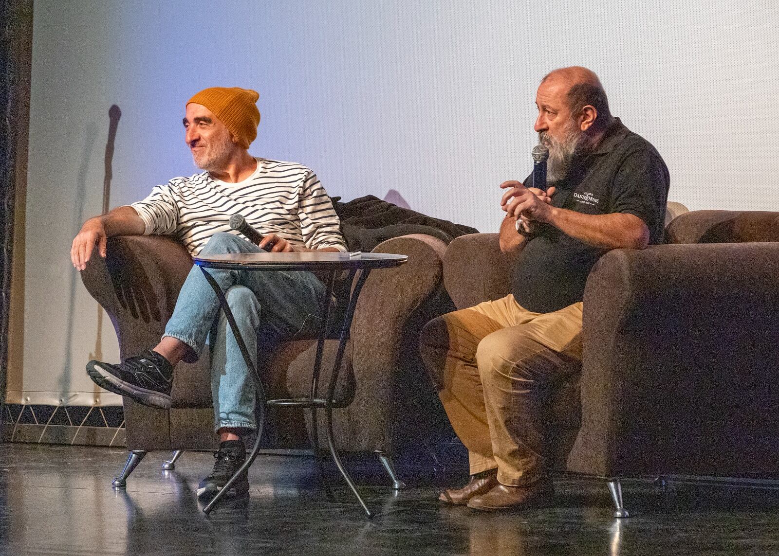 Miguel Rep, reconocido humorista gráfico brindó una charla en Maipú.