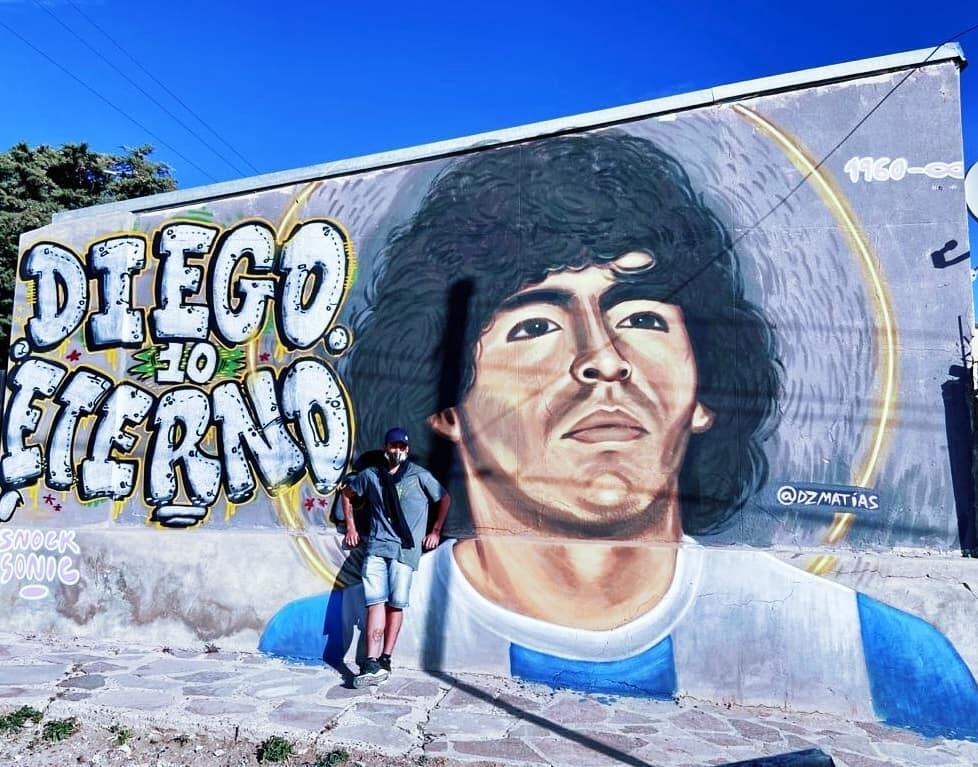 Estos son los murales de Maradona que pintó el artista de Comodoro Rivadavia.