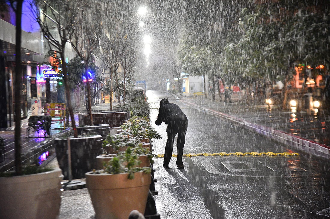 El centro de la capital de Córdoba se cubrió de nieve. (Pedro Castillo/ La Voz)