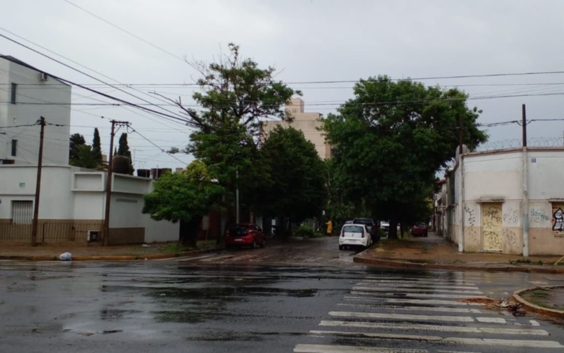 Rigen alertas naranjas y amarillas por tormentas para 10 provincias.