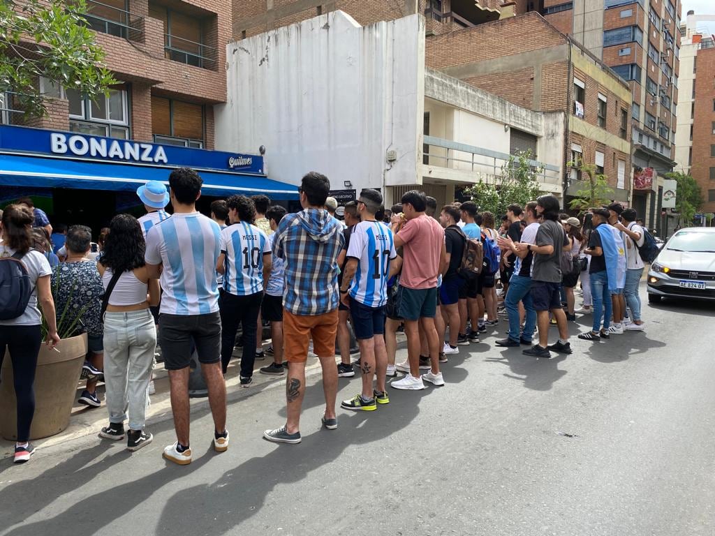 Los bares fueron los elegidos para vivir el encuentro.