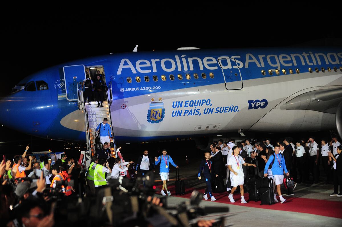 El emocionante audio de la torre de control de Ezeiza: “Le agradecemos haber traído a nuestros campeones”