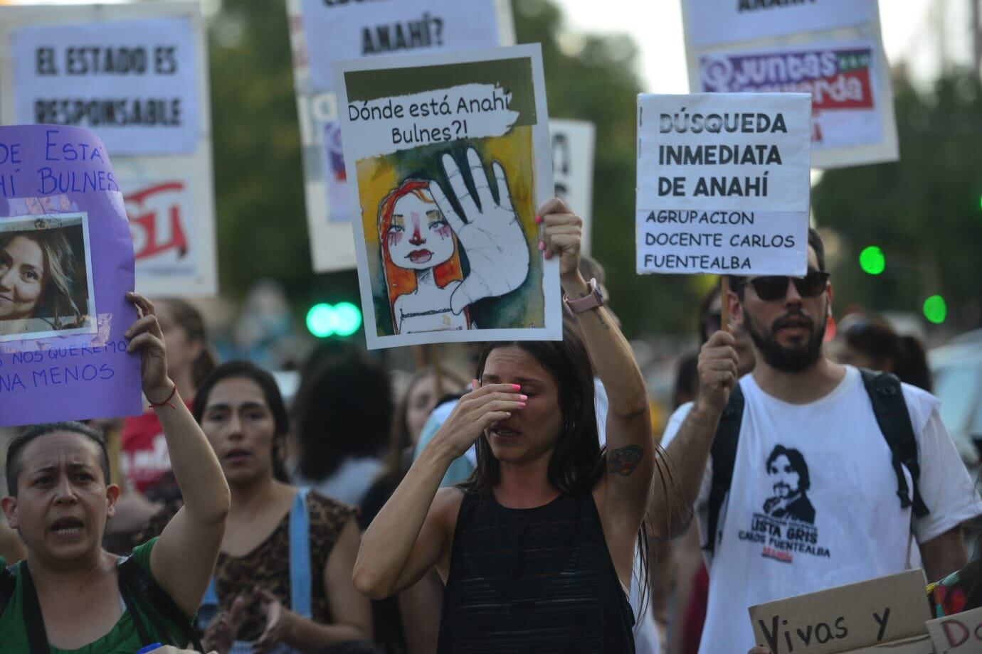 Familiares y amigos de la docente piden la aparición con vida de la mujer.