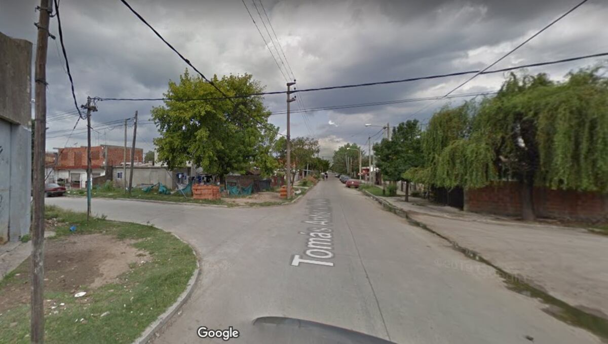 Un policía mató a dos ladrones que intentaron robarle mientras trabajaba como chofer de Uber