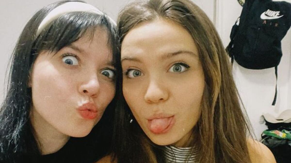 El pícaro video entre Malena Narvay y Mica Suárez: “¿Y el beso?”