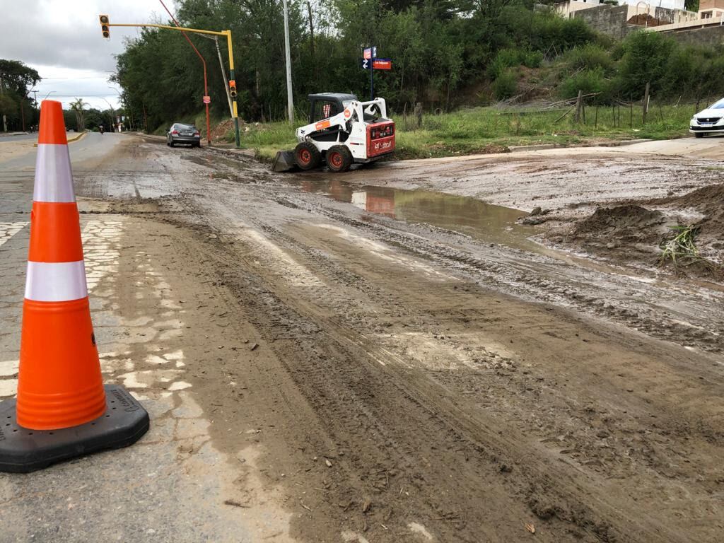 Arreglos en las calles de Carlos Paz tras el temporal. Foto: Municipalidad de Carlos Paz