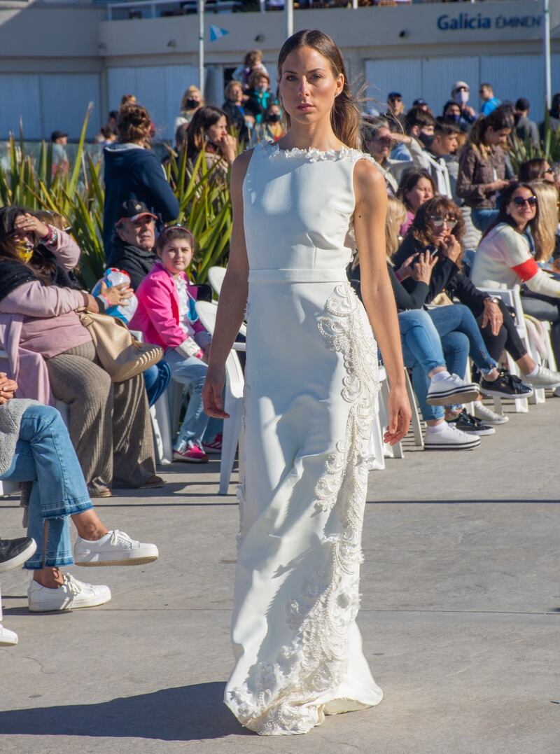 El Emtur y la Cimmar realizaron en el corazón del Playa Grande, el primer desfile pos pandemia y de cara a la temporada: la 3ra edición de Moda en Mar del Plata