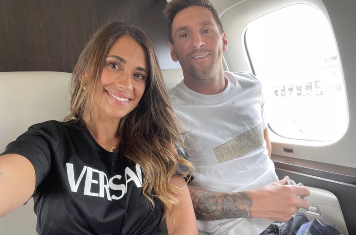 Antonela Roccuzzo brilló vestida de negro para salir con Lionel Messi en París
