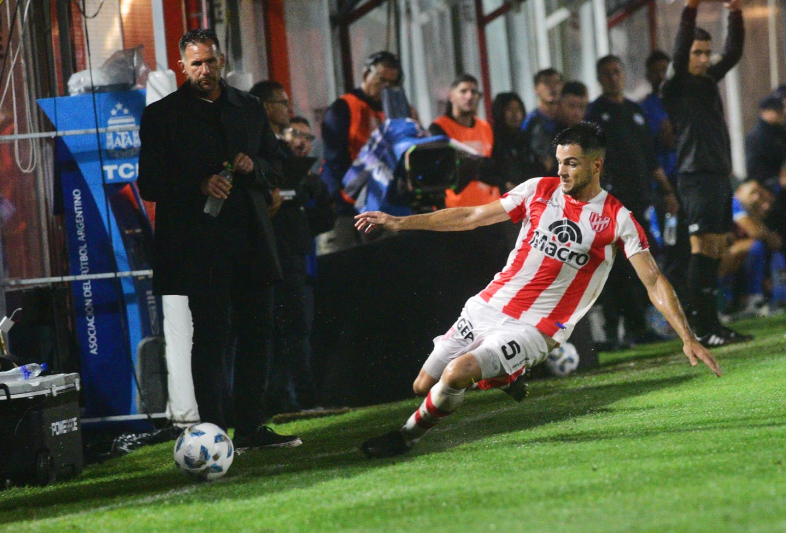 Bochi arrancó bien ante Godoy Cruz y al igual que el equipo luego se fue desdibujando (Foto: Javier Ferreyra).