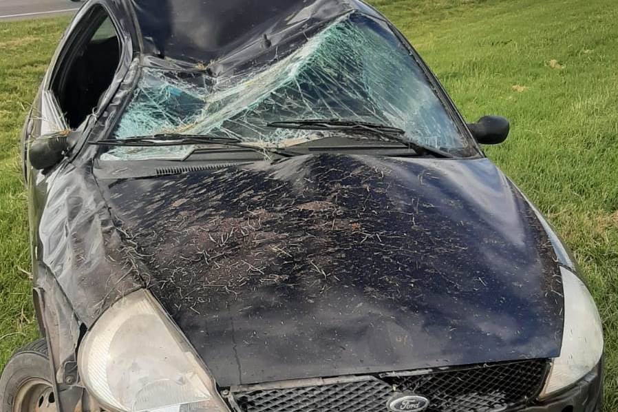 Una mujer volcó su auto en Estación General Paz.