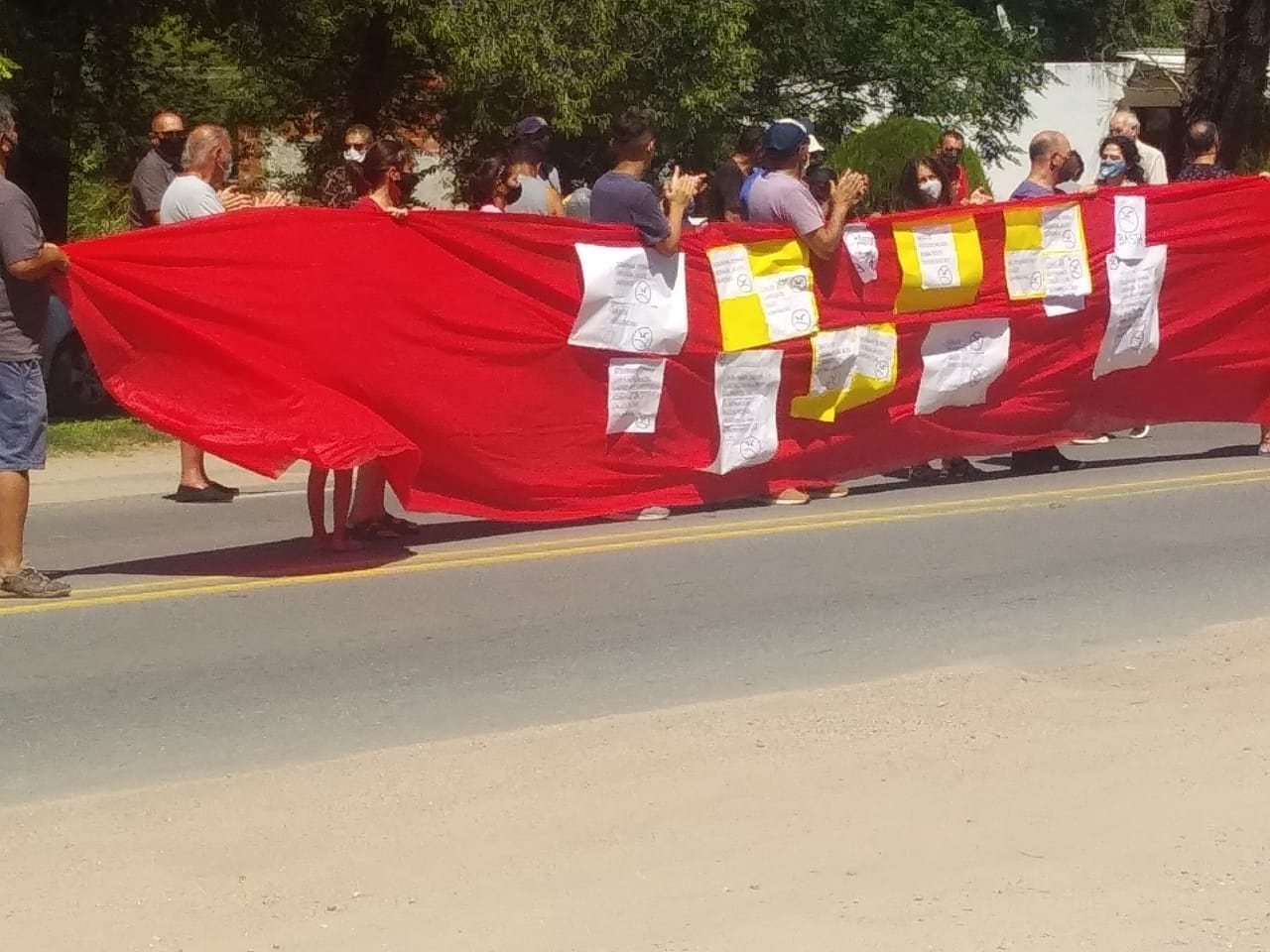 Movilización de los vecinos de Parque Siquiman, en reclamo a mayor seguridad.