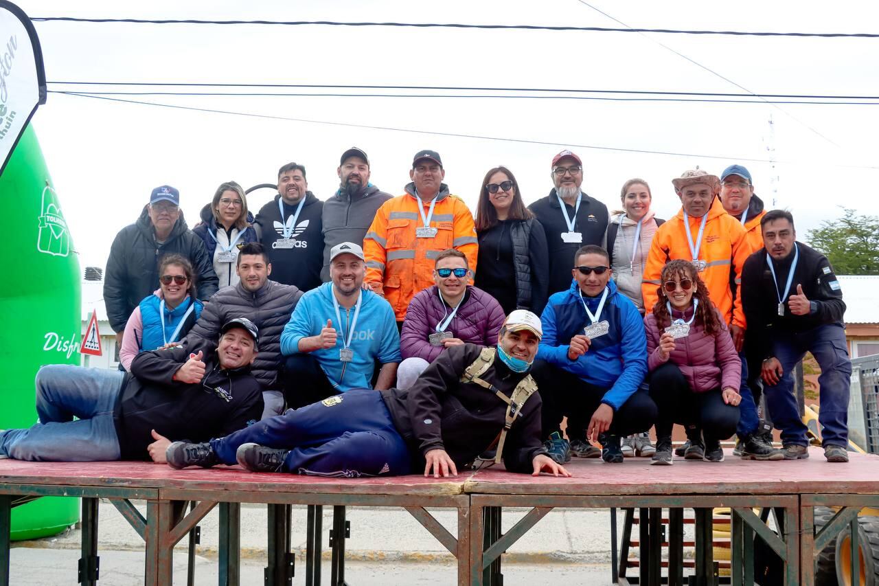 La primera edición de la carrera de autos locos fue un éxito en Tolhuin