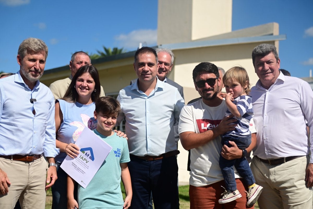 Se entregaron en Gualeguaychú 30 nuevas viviendas en el Barrio VICOER