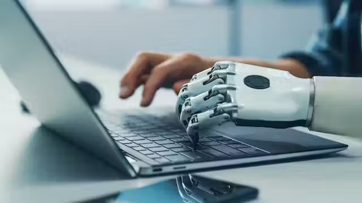 Un informe asegura que el 40% de los trabajadores deberán incorporar nuevas herramientas tras la llegada de la Inteligencia Artificial