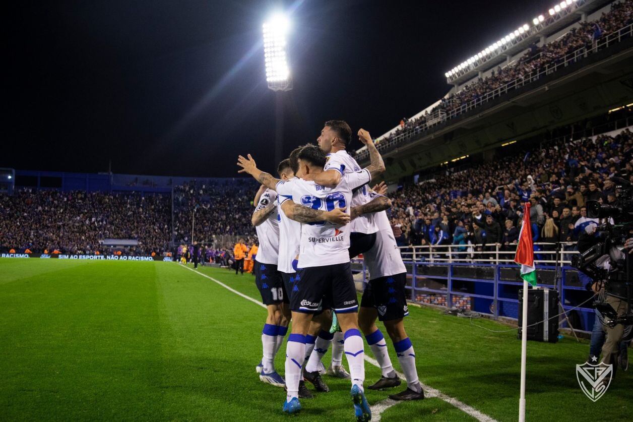 Así lucía el campo de juego del estadio de Vélez