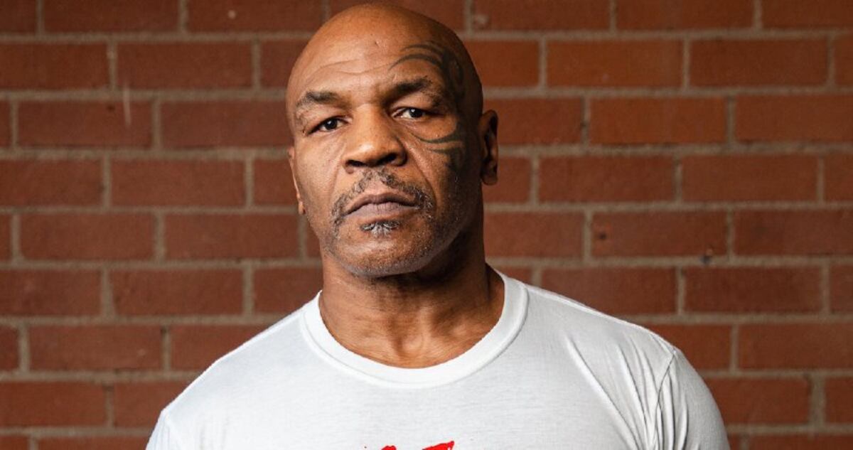 Mike Tyson no aguantó y golpeó a un pasajero que lo molestaba en un avión