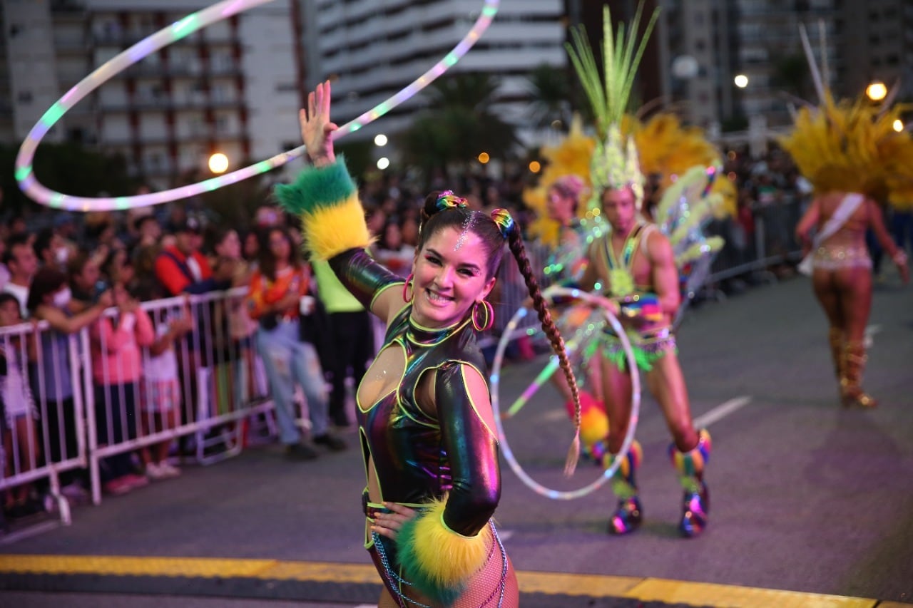 organizado por el Ente Municipal de Turismo (EMTUR), la Asociación Carnavales Marplatenses (CARMA) y la entidad “Al Ritmo del Carnaval” (ARC).