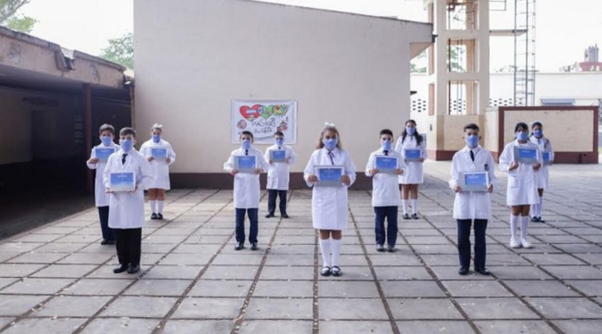 Educación: realizaron un simulacro de acto de colación en la escuela Patricias Argentinas