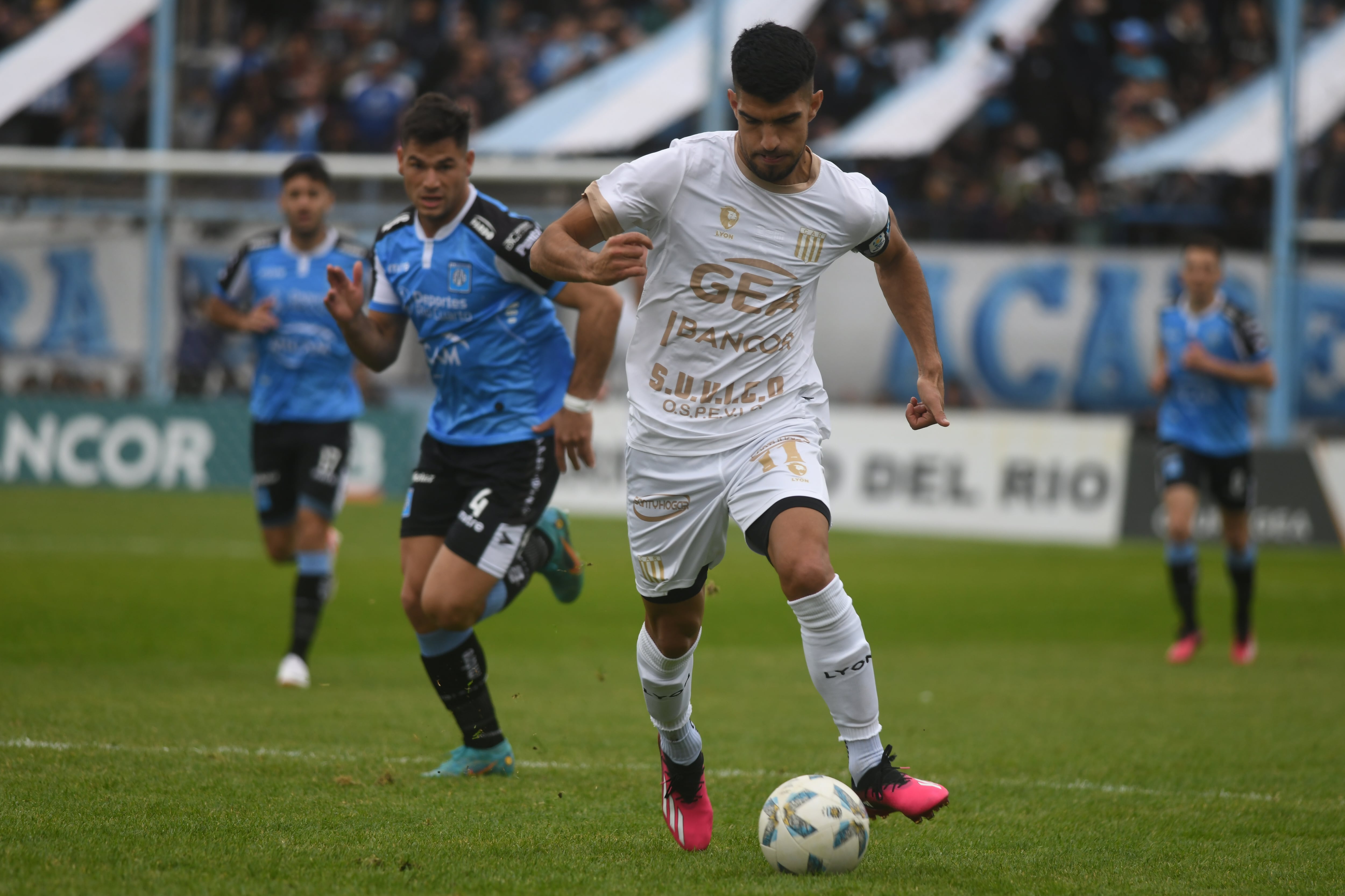 Racing recibió a Estudiantes de Río Cuarto por la Primera Nacional. (Ramiro Pereyra / La Voz)